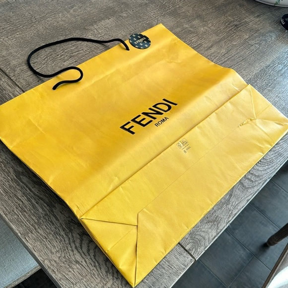 FENDI ROMA PAPPER SHOPPING BAG VERY LARGE - Picture 3 of 17